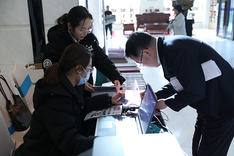 吳起縣圖書(shū)館 服務(wù)兩會(huì)展現(xiàn)新作為，文旅融合助推信息咨詢新篇章